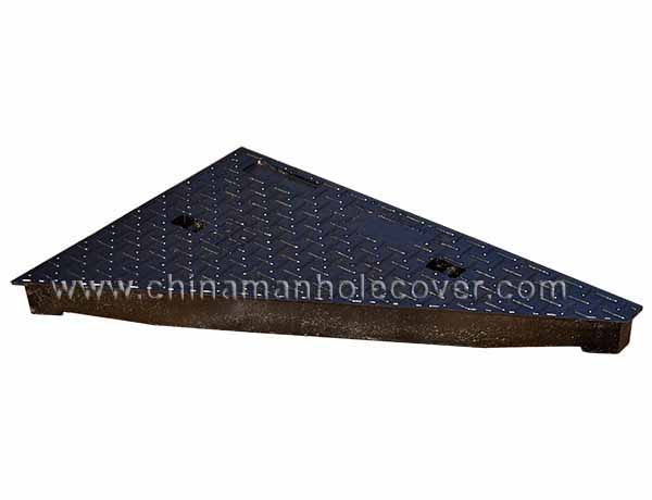 cast iron triangular manhole cover