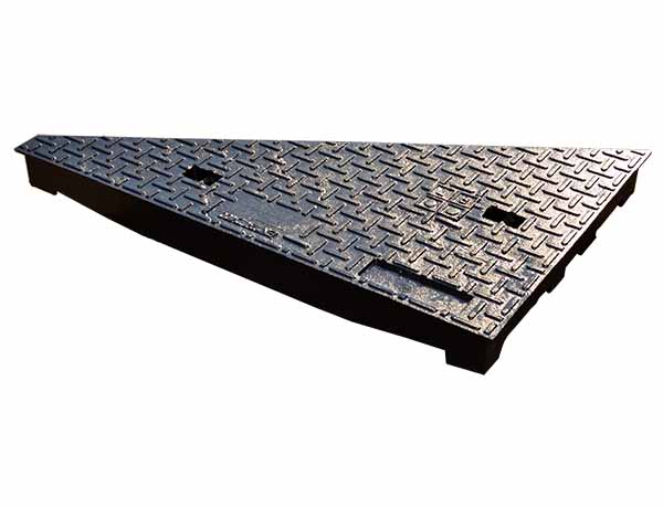 ductile iron triangular manhole cover