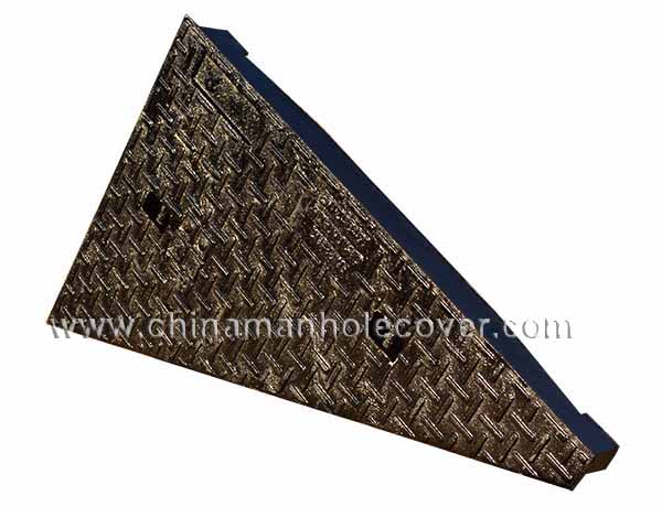 ductile triangular manhole cover